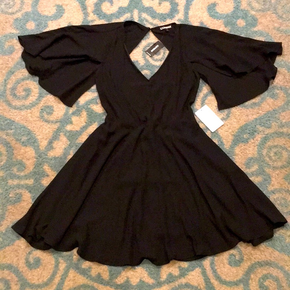 EXPRESS Black Cape Dress 🦇 Size 4